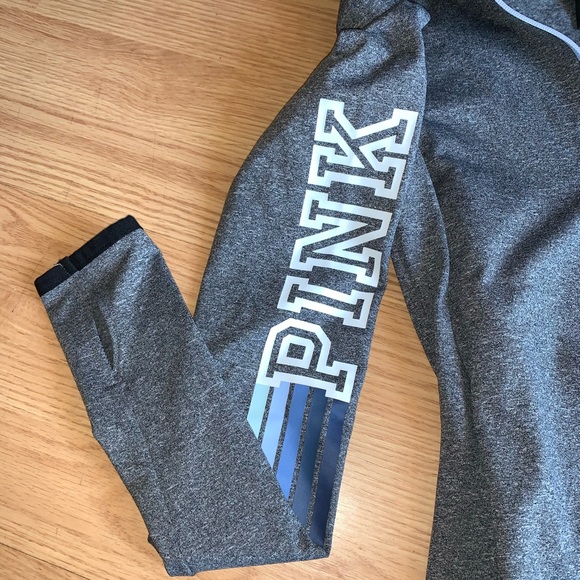 VS pink long sleeve sweater - Picture 6 of 6